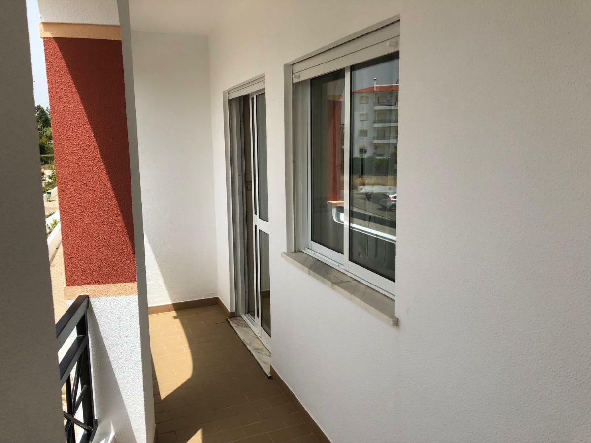 Olinda'S 2 Bedroom Apartment 라고스 외부 사진